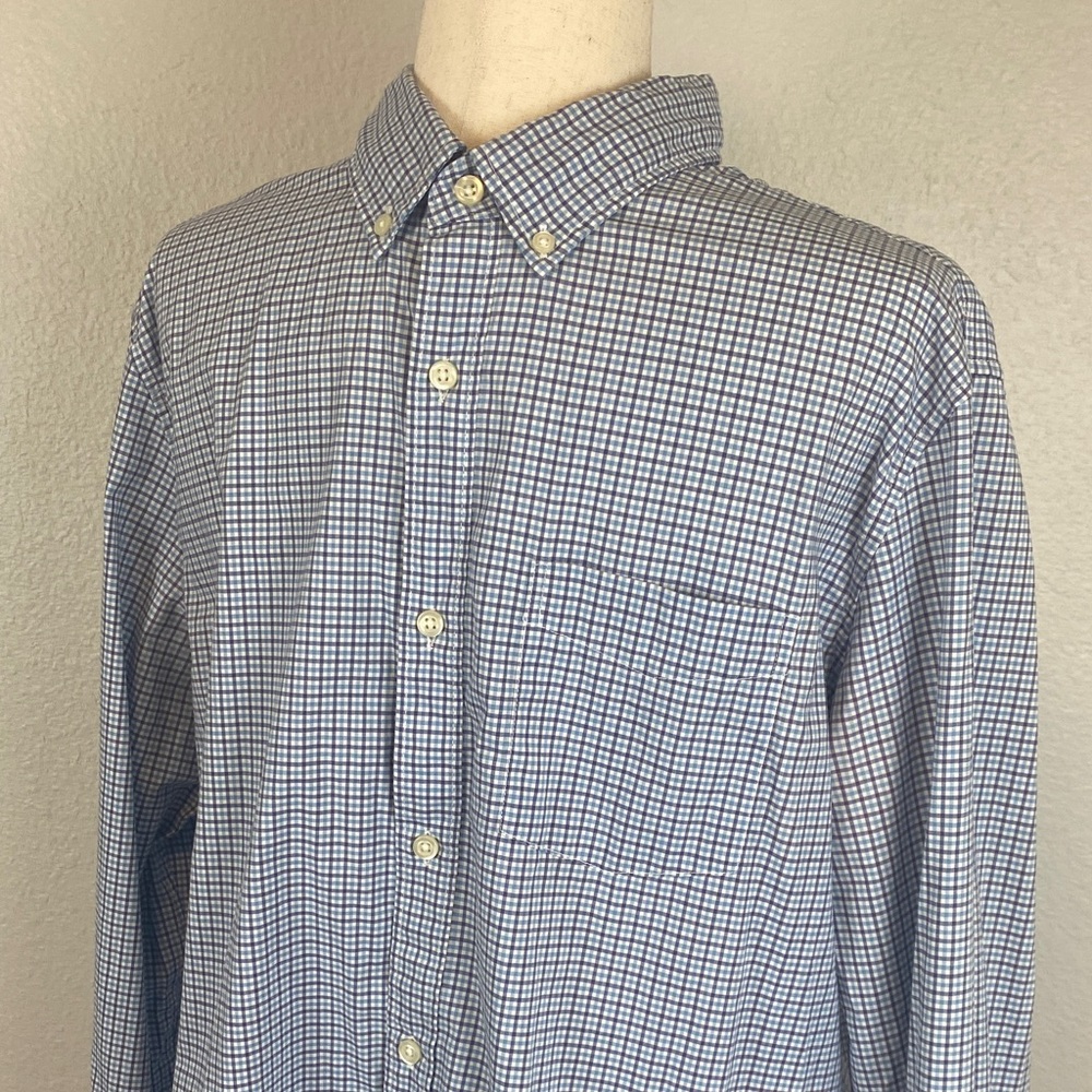 GAP Men's Large Navy and White Checkered Button Down Collared Shirt